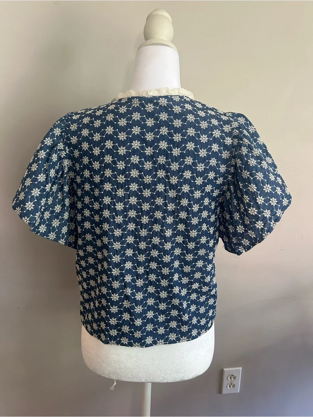 ZARA Navy Blue Floral Eyelet Daisy Embroidered Puff Sleeve Top with Lace Trim
